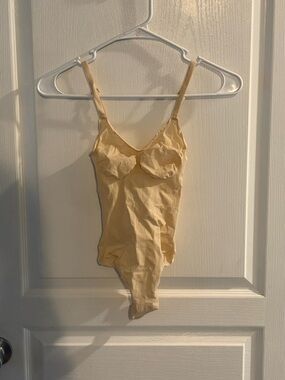 Skims Kim Kardashian Women’s Sculpting Shapewear Bodysuit Medium New without Tag